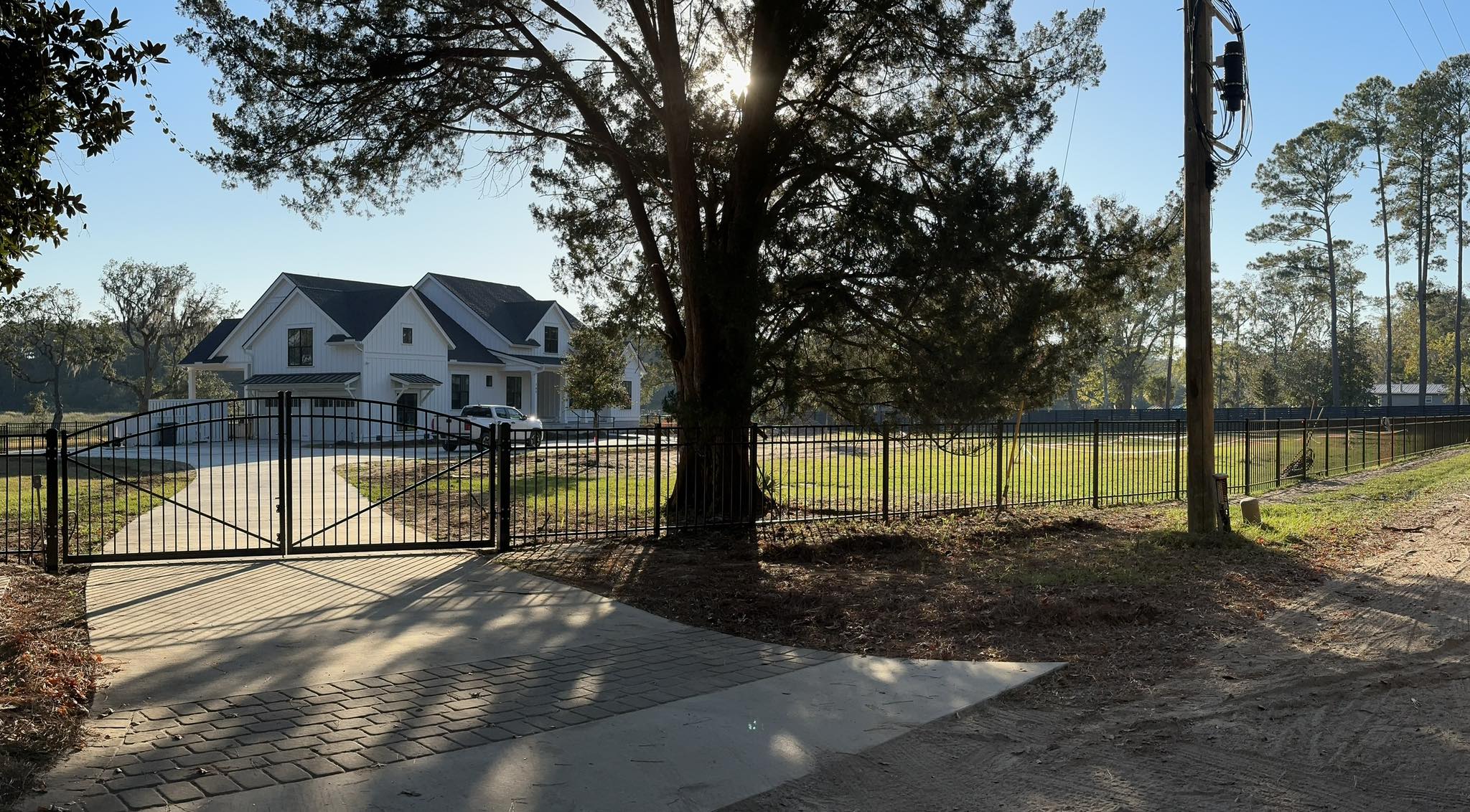 Aluminum estate fence and driveway gate, Lowcountry
